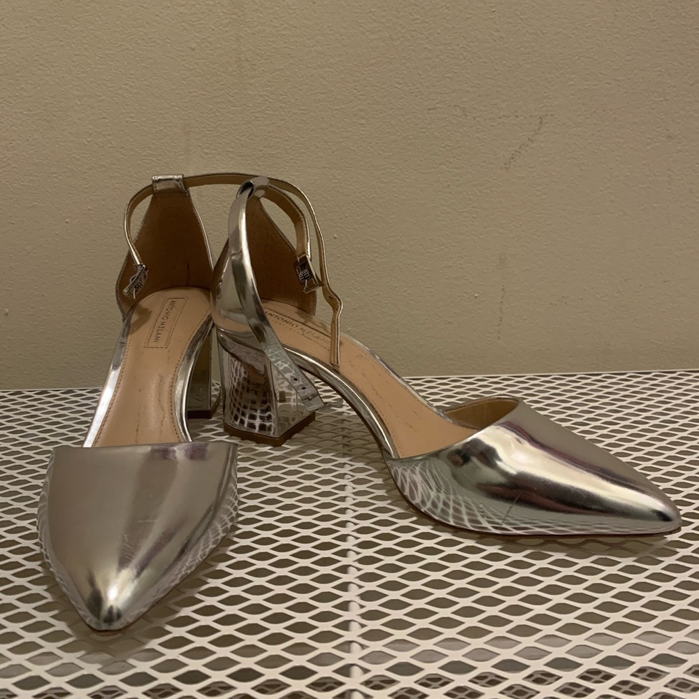 Never worn